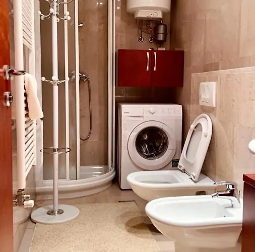 Papillon- Free Parking *